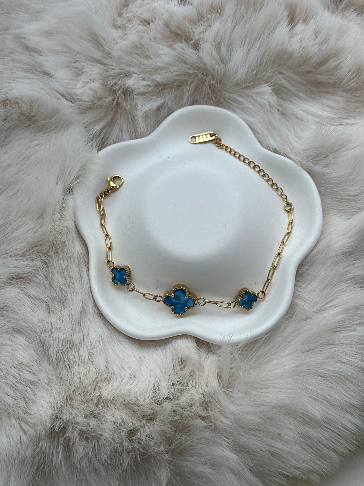 Pulseira de trevo azul