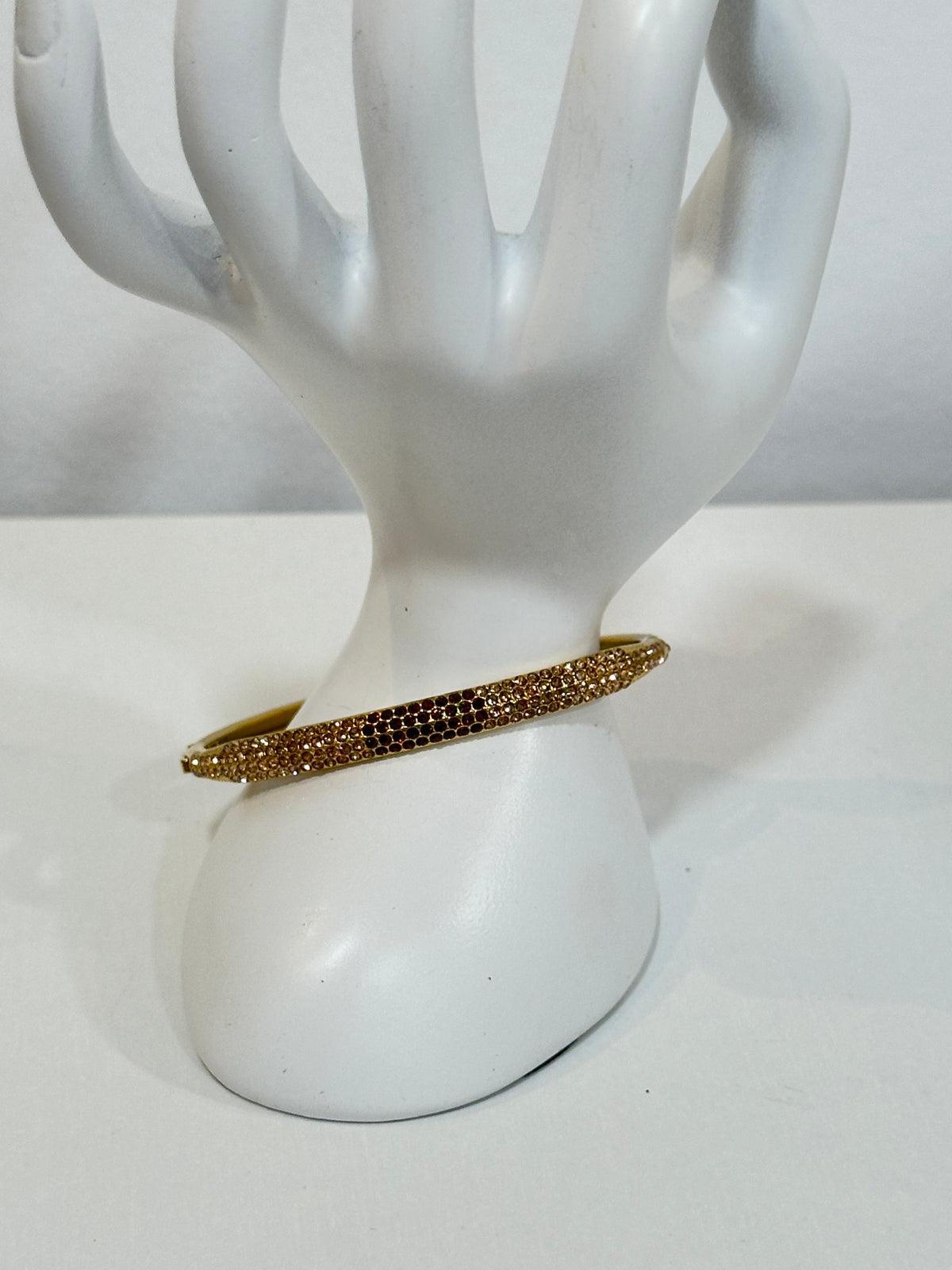 Bracelete com brilhantes castanho