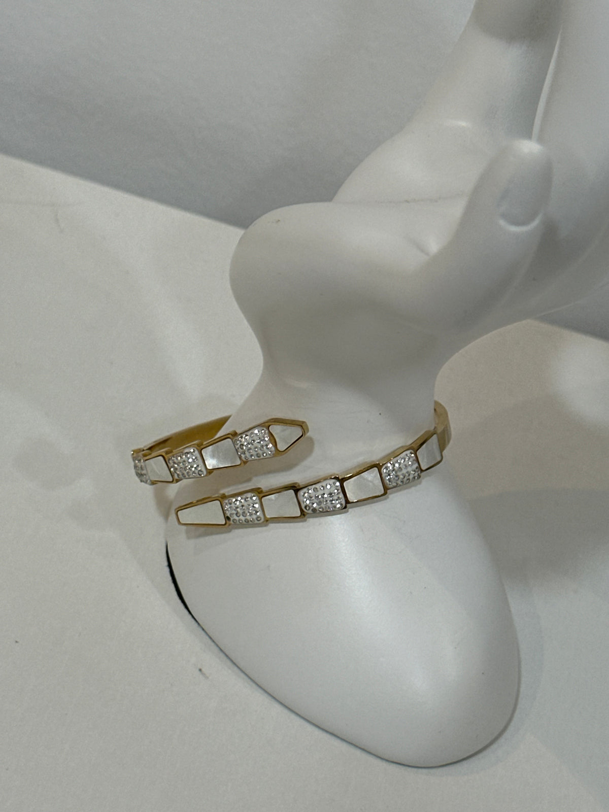 Braceletes aberto
