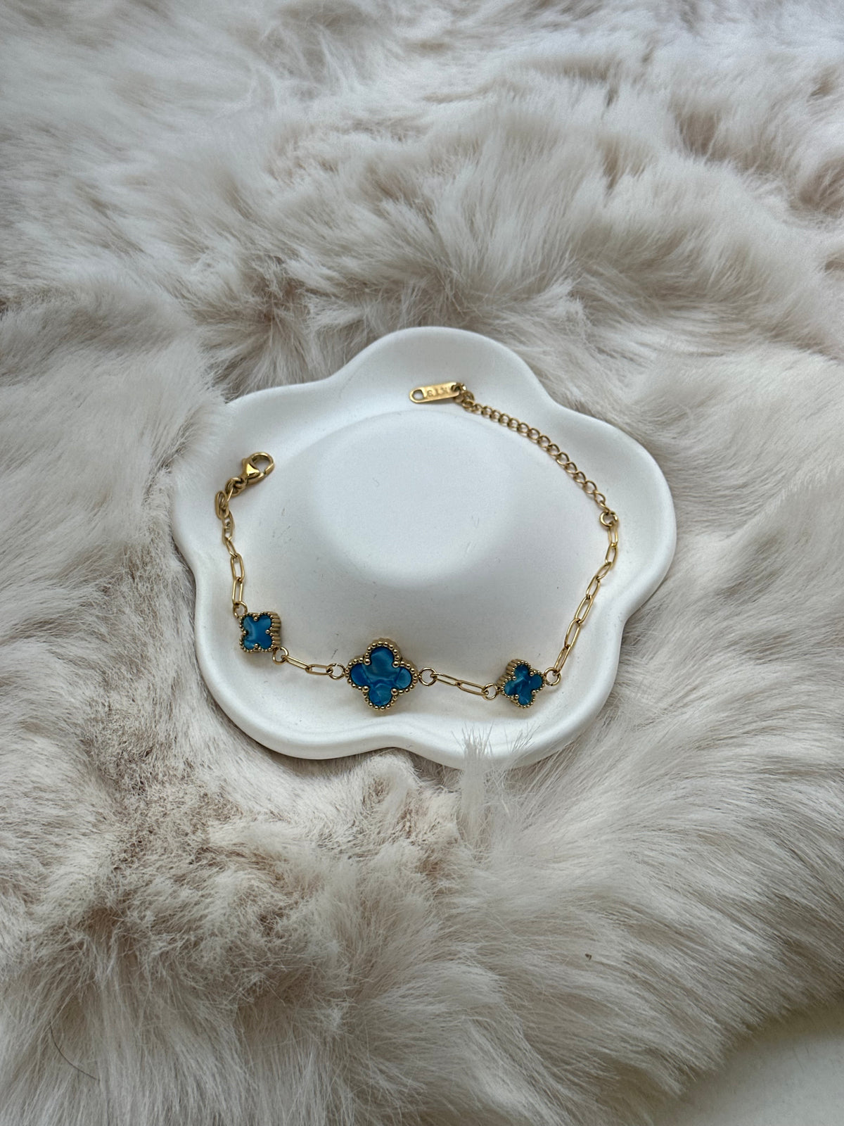Pulseira de trevo azul