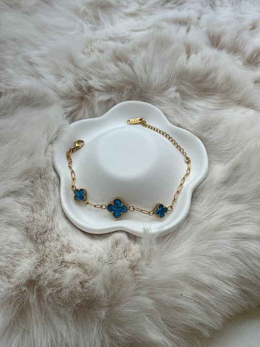 Pulseira de trevo azul