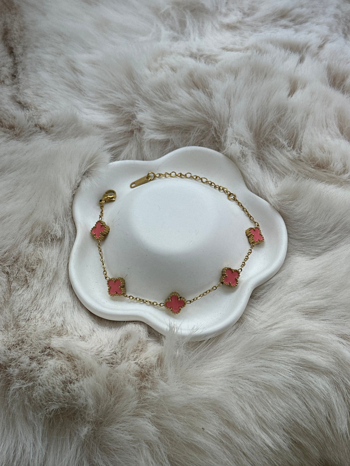 Pulseira trevo rosa