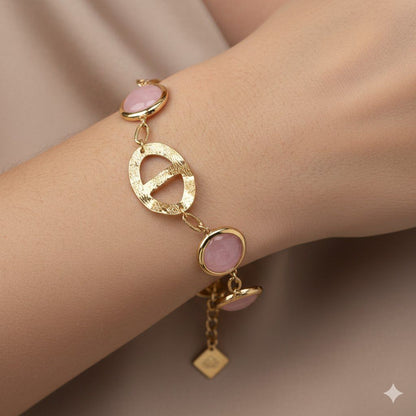 Pulseira dourada com pedras
