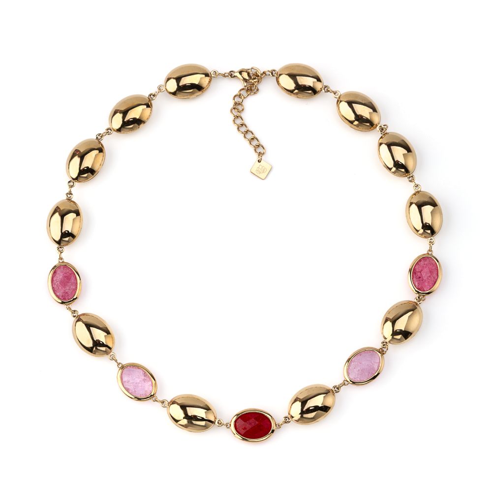 Colar dourado com pedras