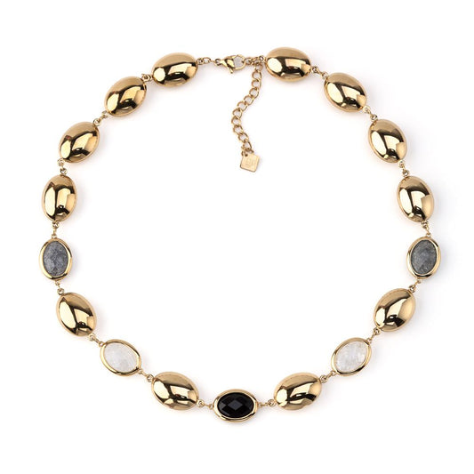 Colar dourado com pedras