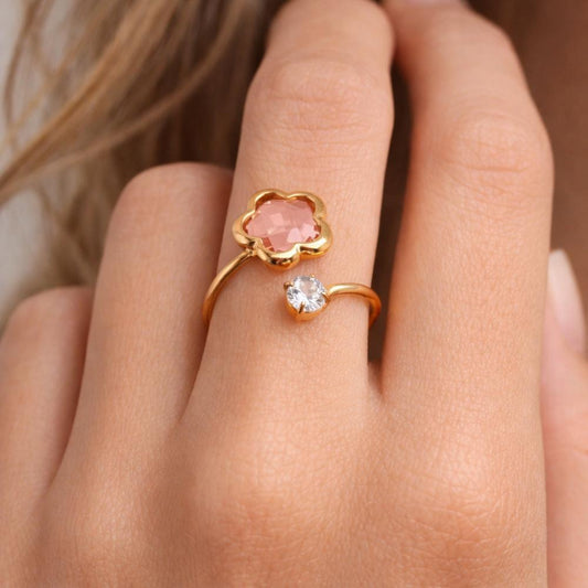 Anéis ajustáveis com pedras coloridas