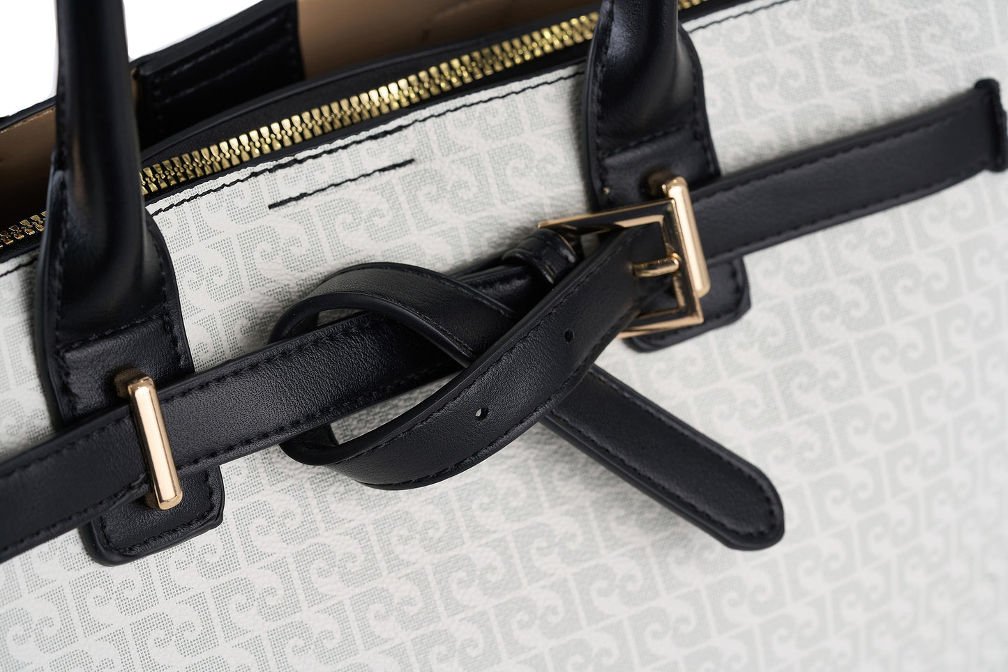 Mala Pierre Cardin com logotipo e alça de ombro em couro ecológico.